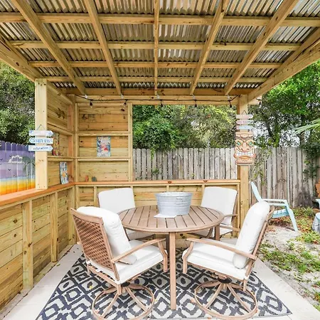 Breezy Pcb Vacation Rental With Lanai, Walk To Ocean